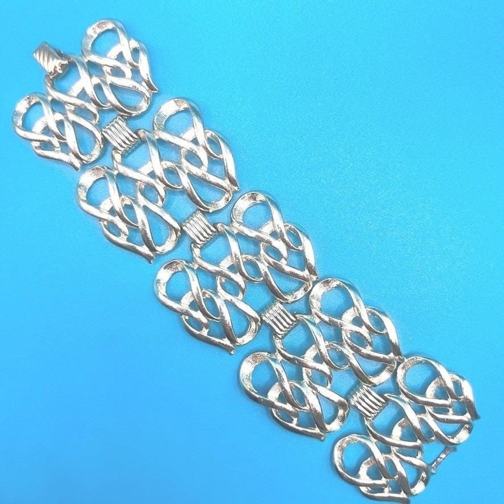 Sarah Coventry Silver Linked Infinity Motif Bracelet